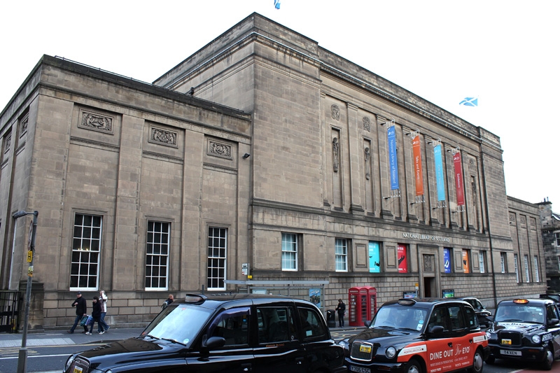 Landsbókasafnið (National Library of Scotland) við George IV Bridge